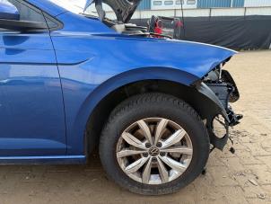 Używane Blotnik prawy przód Volkswagen Polo VI (AW1) 1.0 TSI 12V Cena € 125,00 Procedura marży oferowane przez DVZ Carparts