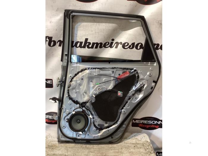 Portier 4Deurs rechts-achter van een Toyota Auris Touring Sports (E18) 1.2 T 16V 2018