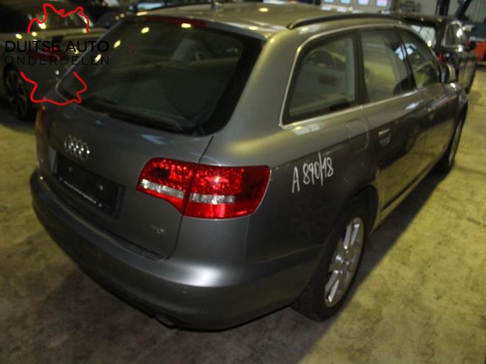 Rear door 4-door, right from a Audi A6 Avant (C6) 2.0 TDI 16V 2010