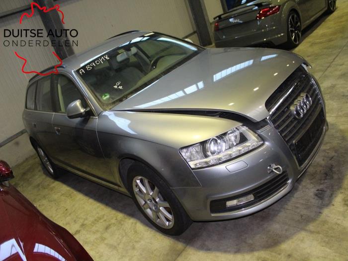 Rear door 4-door, right from a Audi A6 Avant (C6) 2.0 TDI 16V 2010