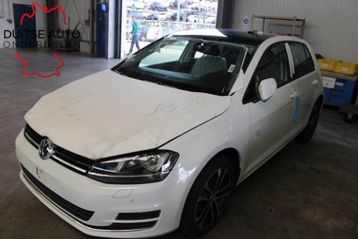 Etrier de frein (pince) avant gauche d'un Volkswagen Golf VII (AUA) 1.4 TSI 16V 2016