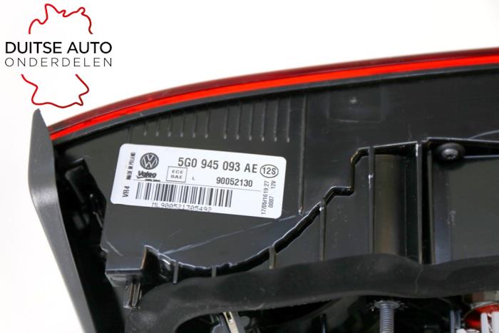 Achterlicht links van een Volkswagen Golf VII (AUA) 1.4 TSI 16V 2016