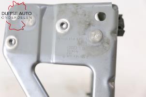 Gebruikte Schermdrager links-voor Audi A6 Avant (C6) 2.0 TDI 16V Prijs € 25,00 Inclusief btw aangeboden door Duitse Auto Onderdelen