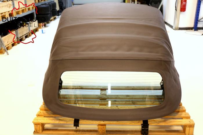 Cabriodak Softtop van een Audi TT Roadster (FV9/FVR) 2.0 TDI 16V 2016