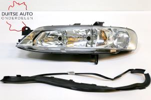 Nya Strålkastare, vänster Opel Vectra B (38) 2.2 16V Ecotec Pris € 130,00 Inklusive moms erbjuds av Duitse Auto Onderdelen