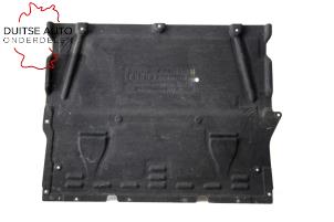 Gebruikte Beschermplaat bodem Audi A8 (D5) 3.0 V6 24V 55 TFSI Mild Hybrid Quattro Prijs € 85,00 Inclusief btw aangeboden door Duitse Auto Onderdelen