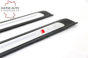 Używane Listwa ozdobna Audi TTS Roadster (FV9/FVR) 2.0 TFSI 16V TTS Quattro Cena € 150,00 Z VAT oferowane przez Duitse Auto Onderdelen