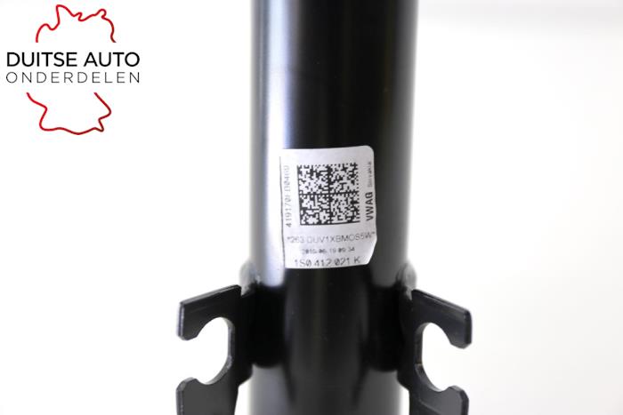 Schokdemper links-voor van een Volkswagen Up! (121) 1.0 TSI 12V 2018