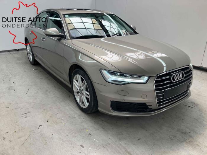 Puerta de 4 puertas derecha detrás de un Audi A6 (C7) 2.0 TDI 16V 2017
