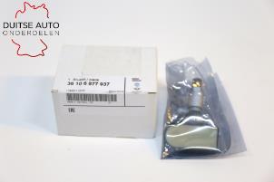 Nowe Czujnik cisnienia opon BMW 3 serie Touring (G21) 330e xDrive 2.0 TwinPower Turbo 16V Cena € 90,75 Z VAT oferowane przez Duitse Auto Onderdelen