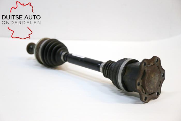 Drivaxel, vänster fram från en Audi A4 Quattro (B9) 2.0 TFSI 16V 2016