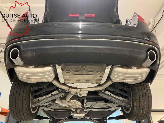 Drivaxel, vänster fram från en Audi A4 Quattro (B9) 2.0 TFSI 16V 2016