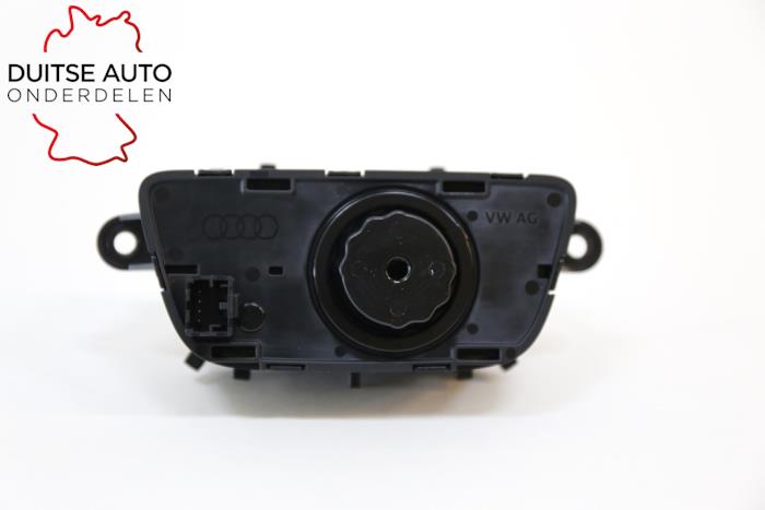 Ljusbrytare från en Audi A4 Quattro (B9) 2.0 TFSI 16V 2016