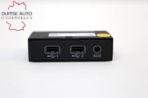 Begagnade AUX/USB-anslutning Audi A4 Quattro (B9) 2.0 TFSI 16V Pris € 250,00 Inklusive moms erbjuds av Duitse Auto Onderdelen