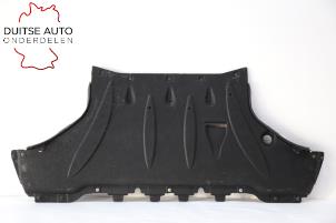 Gebruikte Beschermplaat bodem Audi A8 (D4) 3.0 TDI V6 24V Quattro Prijs € 121,00 Inclusief btw aangeboden door Duitse Auto Onderdelen