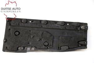 Gebruikte Beschermplaat bodem Audi A8 (D4) 3.0 TDI V6 24V Quattro Prijs € 90,75 Inclusief btw aangeboden door Duitse Auto Onderdelen