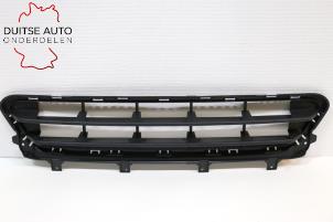 Gebruikte Grille Mini Countryman (F60) 1.5 12V Cooper ALL4 Prijs € 54,45 Inclusief btw aangeboden door Duitse Auto Onderdelen