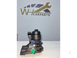 Gebruikte Oliefilterhouder Volkswagen Golf VII (AUA) 2.0 GTD 16V Prijs € 66,55 Inclusief btw aangeboden door WH Carparts