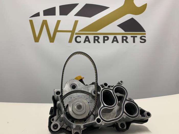Vattenpump från en Audi Q3 (8UB/8UG) 1.4 TFSI 16V 2018