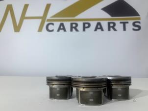 Gebruikte Zuiger Ford Focus 4 1.0 Ti-VCT EcoBoost 12V 125 Prijs € 145,20 Inclusief btw aangeboden door WH Carparts