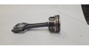 Gebruikte Zuiger Ford Grand C-Max (DXA) 1.0 Ti-VCT EcoBoost 12V 125 Prijs € 121,00 Inclusief btw aangeboden door WH Carparts