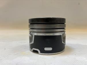 Begagnade Kolv Ford Focus 4 1.5 EcoBlue 120 Pris € 48,40 Inklusive moms erbjuds av WH Carparts