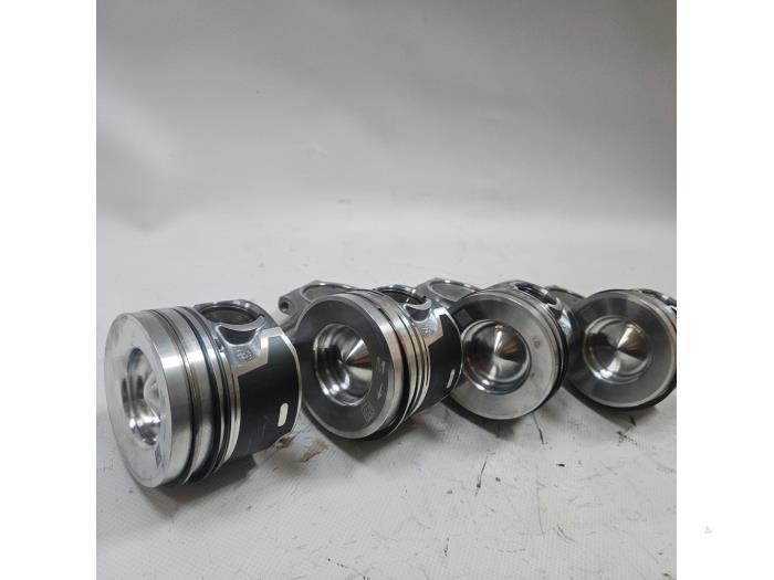 Zuiger van een Ford Focus 4 1.5 EcoBlue 120 2021