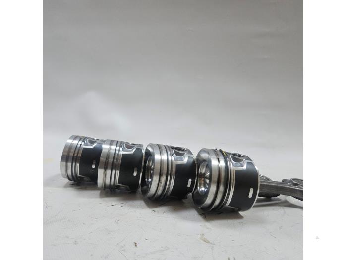 Zuiger van een Ford Focus 4 1.5 EcoBlue 120 2021