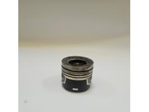 Begagnade Kolv Ford Focus 4 1.5 EcoBlue 120 Pris € 42,35 Inklusive moms erbjuds av WH Carparts