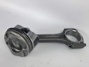 Gebruikte Zuiger Ford Grand C-Max (DXA) 1.0 Ti-VCT EcoBoost 12V 125 Prijs € 42,35 Inclusief btw aangeboden door WH Carparts