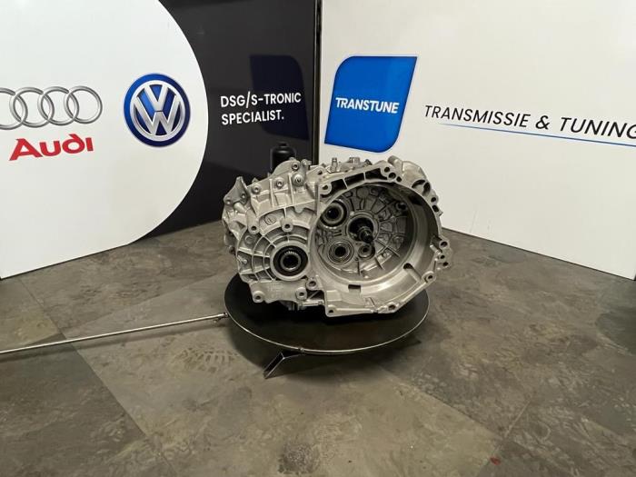 Versnellingsbak van een Audi TT (8J3) 2.0 TFSI 16V 2016
