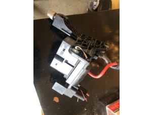 Begagnade Fördelare BMW 1 serie (F20) Pris € 40,00 Marginaltabell erbjuds av Umit Sloperij