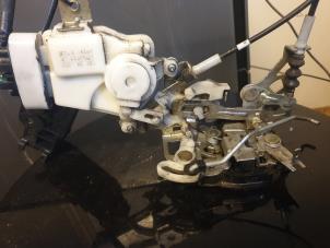 Gebruikte Deurslot Mechaniek 4Deurs links-voor Daihatsu Cuore Prijs € 35,00 Margeregeling aangeboden door Umit Sloperij