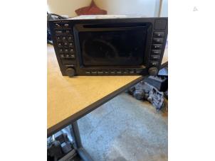 Gebruikte Radio CD Speler Porsche Cayenne (9PA) 4.8 V8 32V Turbo Prijs op aanvraag aangeboden door Umit Sloperij