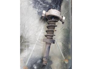 Gebruikte Schokdemper rechts-achter Volkswagen Touareg (7PA/PH) 3.0 TDI V6 24V Prijs € 95,00 Margeregeling aangeboden door Umit Sloperij
