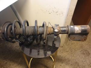 Begagnade Stötdämparstång, vänster fram Renault Espace (JK) 2.2 dCi 16V Pris € 50,00 Marginaltabell erbjuds av Umit Sloperij