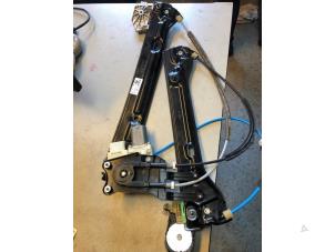 Gebruikte Ruitmechaniek 2Deurs links-voor Mini Mini (F56) 2.0 16V Cooper S Prijs € 120,00 Margeregeling aangeboden door Umit Sloperij