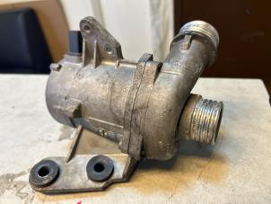 Begagnade Extra vattenpump BMW 3 serie Touring (E91) 318i 16V Pris € 80,00 Marginaltabell erbjuds av Umit Sloperij