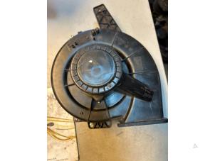 Używane Silnik wentylatora nagrzewnicy Seat Ibiza ST (6J8) 1.2 TDI Ecomotive Cena € 25,00 Procedura marży oferowane przez Umit Sloperij