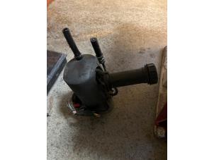 Begagnade Elservostyrningsenhet Peugeot 307 CC (3B) 2.0 16V Pris € 40,00 Marginaltabell erbjuds av Umit Sloperij