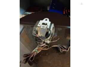 Gebruikte Veiligheidsgordel links-achter Audi A8 (D3) 4.2 V8 40V Lang Quattro Prijs € 40,00 Margeregeling aangeboden door Umit Sloperij