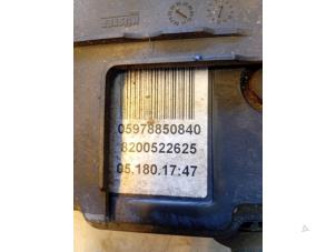 Begagnade Parkeringsbromsmotor Renault Scénic II (JM) 1.6 16V Pris € 175,00 Marginaltabell erbjuds av Umit Sloperij