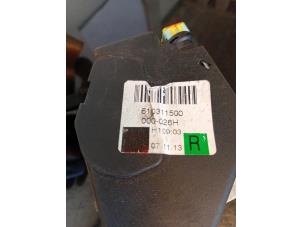 Begagnade Främre säkerhetsbälte, höger Audi S8 (D3) Pris € 20,00 Marginaltabell erbjuds av Umit Sloperij