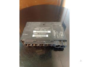 Begagnade Dator , karosskontroll (BCM) Audi A2 (8Z0) 1.4 TDI Pris € 250,00 Marginaltabell erbjuds av Umit Sloperij