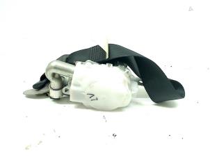 Begagnade Främre säkerhetsbälte, vänster Toyota Avensis Wagon (T27) 2.0 16V D-4D-F Pris € 60,00 Marginaltabell erbjuds av Autohandel & Demontage Weteringbrug