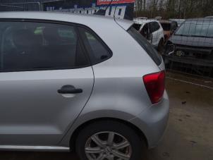 Gebruikte Spatbord links-achter Volkswagen Polo V (6R) 1.6 TDI 16V 90 Prijs op aanvraag aangeboden door Autohandel & Demontage Weteringbrug