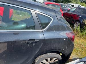Gebruikte Zijpaneel links-achter Opel Astra J (PC6/PD6/PE6/PF6) 2.0 CDTI 16V 160 Ecotec Prijs op aanvraag aangeboden door Autohandel & Demontage Weteringbrug