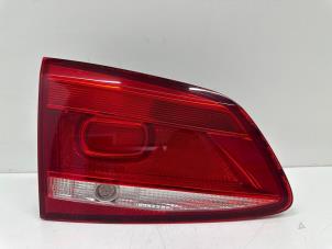 Begagnade Baklykta, vänster Volkswagen Passat Variant (365) 1.4 TSI 16V Pris € 30,00 Marginaltabell erbjuds av Autohandel & Demontage Weteringbrug