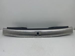 Begagnade Skydd, lastområde Audi SQ5 (8RB) 3.0 TDI V6 24V Pris € 55,00 Marginaltabell erbjuds av Autohandel & Demontage Weteringbrug