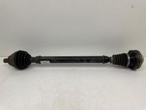 Gebruikte Aandrijfas rechts-voor Volkswagen Passat Variant (3C5) 2.0 TDI 16V Bluemotion Prijs € 30,00 Margeregeling aangeboden door Autohandel & Demontage Weteringbrug